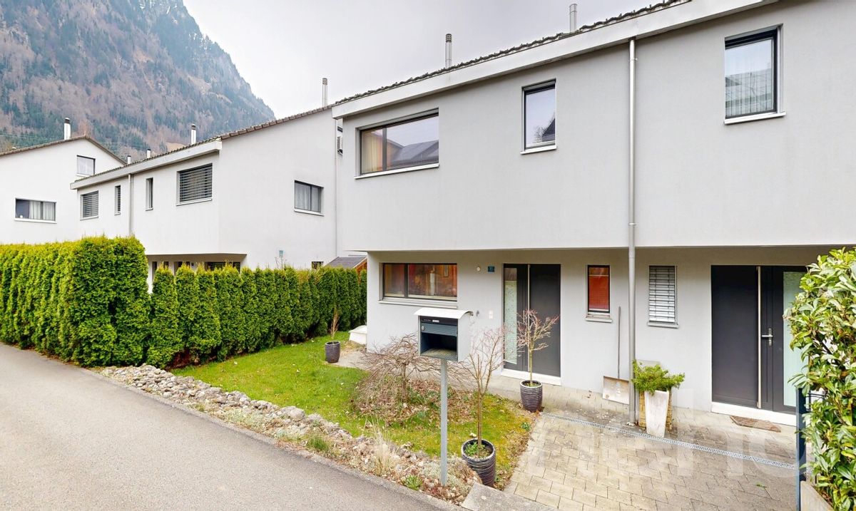 Doppelhaushälfte in Morschach - 0