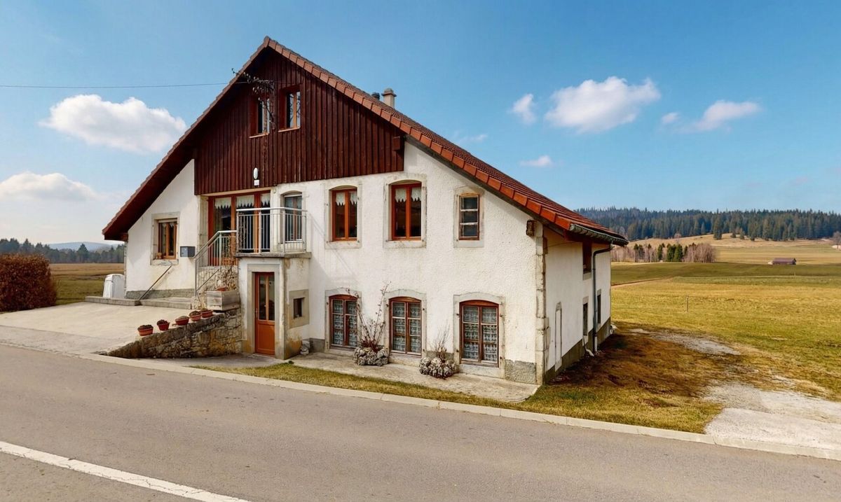 Family Home – 209 m² with Large Plot and Mountain Views - 0