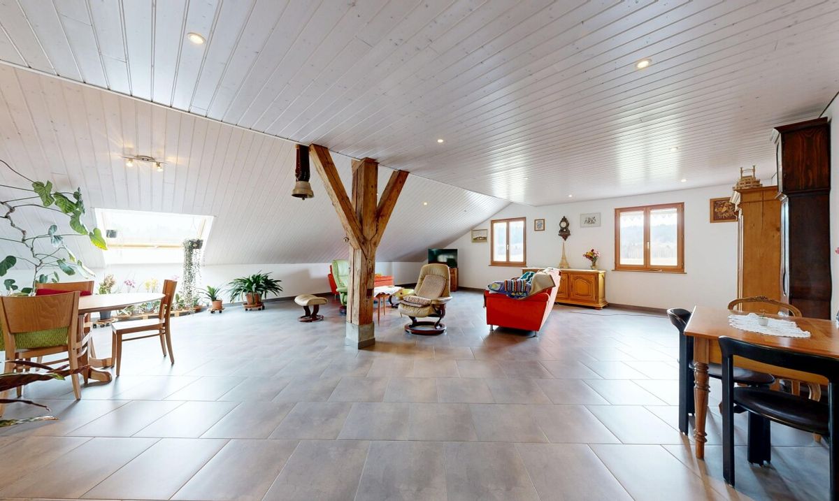 Family Home – 209 m² with Large Plot and Mountain Views - 1