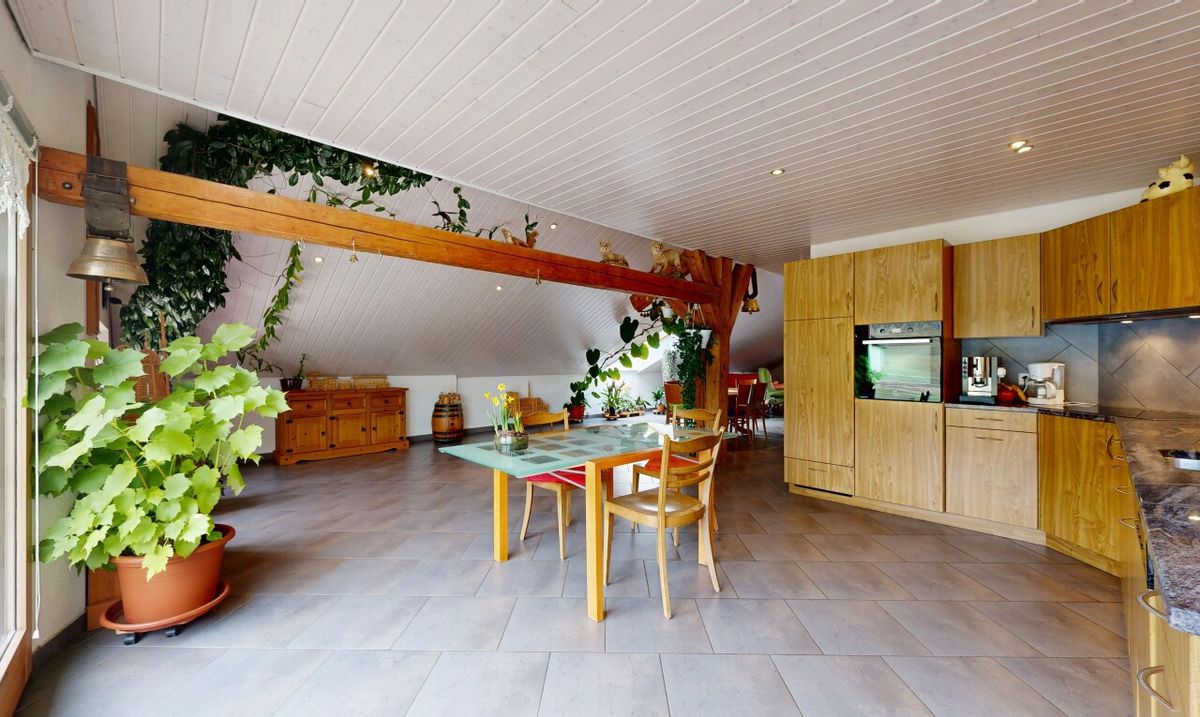 Family Home – 209 m² with Large Plot and Mountain Views - 6