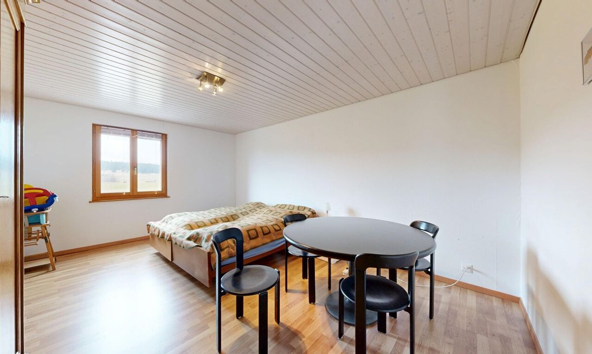 Family Home – 209 m² with Large Plot and Mountain Views - 7