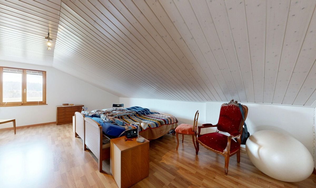 Family Home – 209 m² with Large Plot and Mountain Views - 9