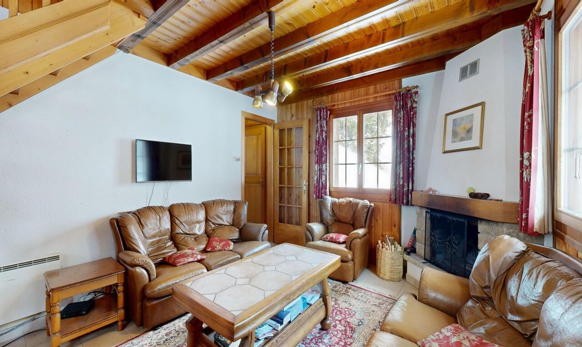 Exclusive: 4-bedroom chalet with garage - 8