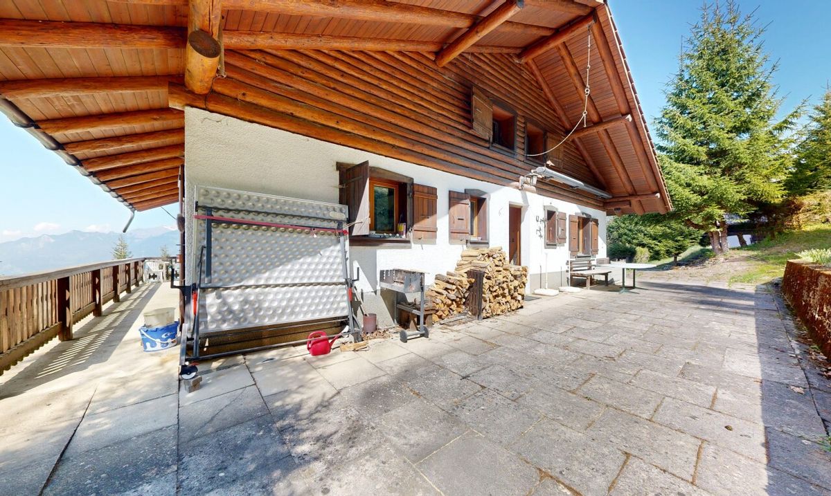 Authentic Chalet with Exceptional Potential – Les Giettes (1871) - 0
