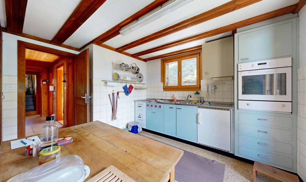 Authentic Chalet with Exceptional Potential – Les Giettes (1871) - 8
