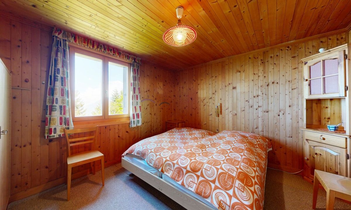 Authentic Chalet with Exceptional Potential – Les Giettes (1871) - 9