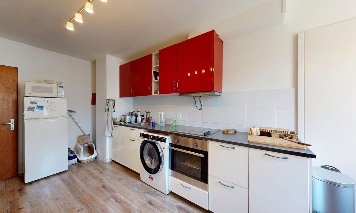 Apartment – 70 m² with Natural Light in a Lively Neighborhood - 9