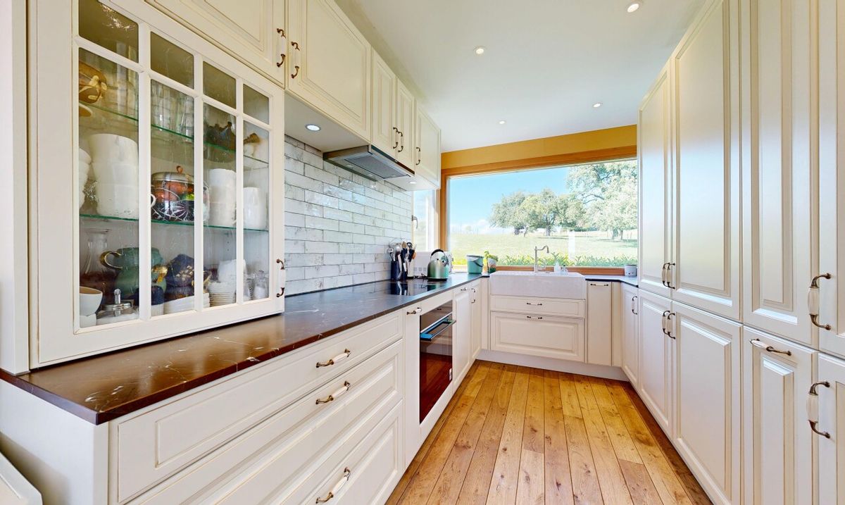 First-class 7.5-room single-family home with unobstructed views - 4