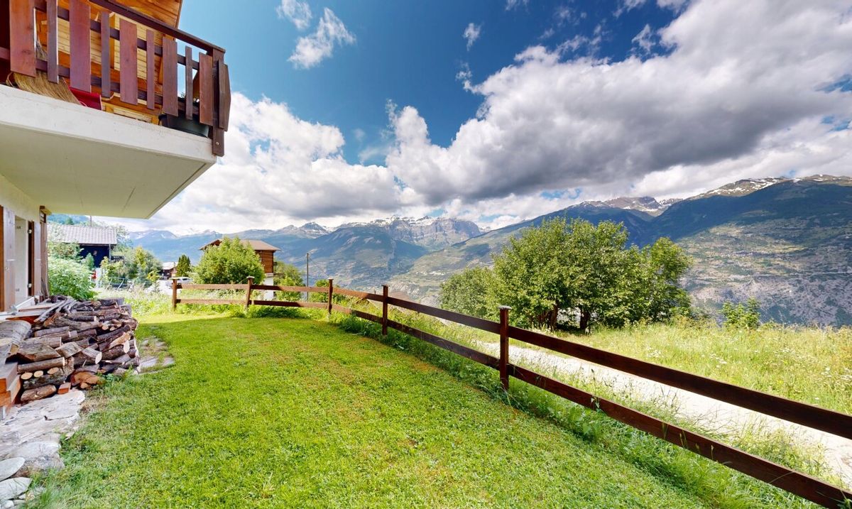 Beautiful 4.5-Room Chalet in Oberems - 0