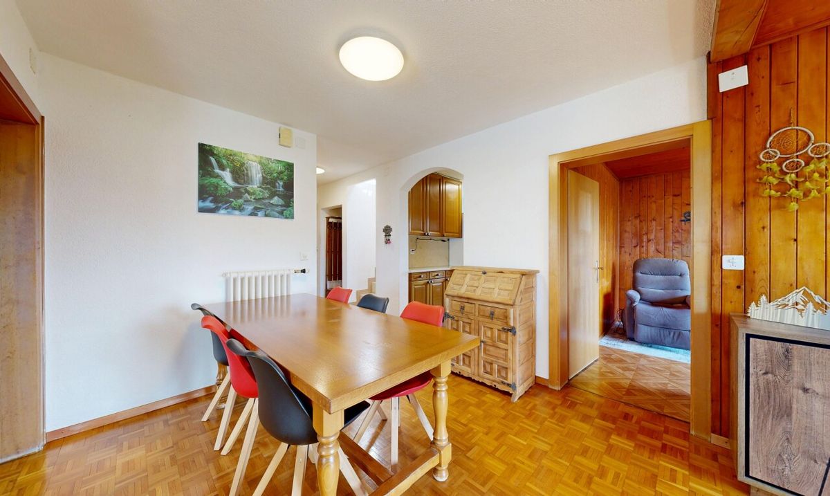 6.5-Room Duplex Apartment with 128 m², Balcony and Garages in Savièse - 1