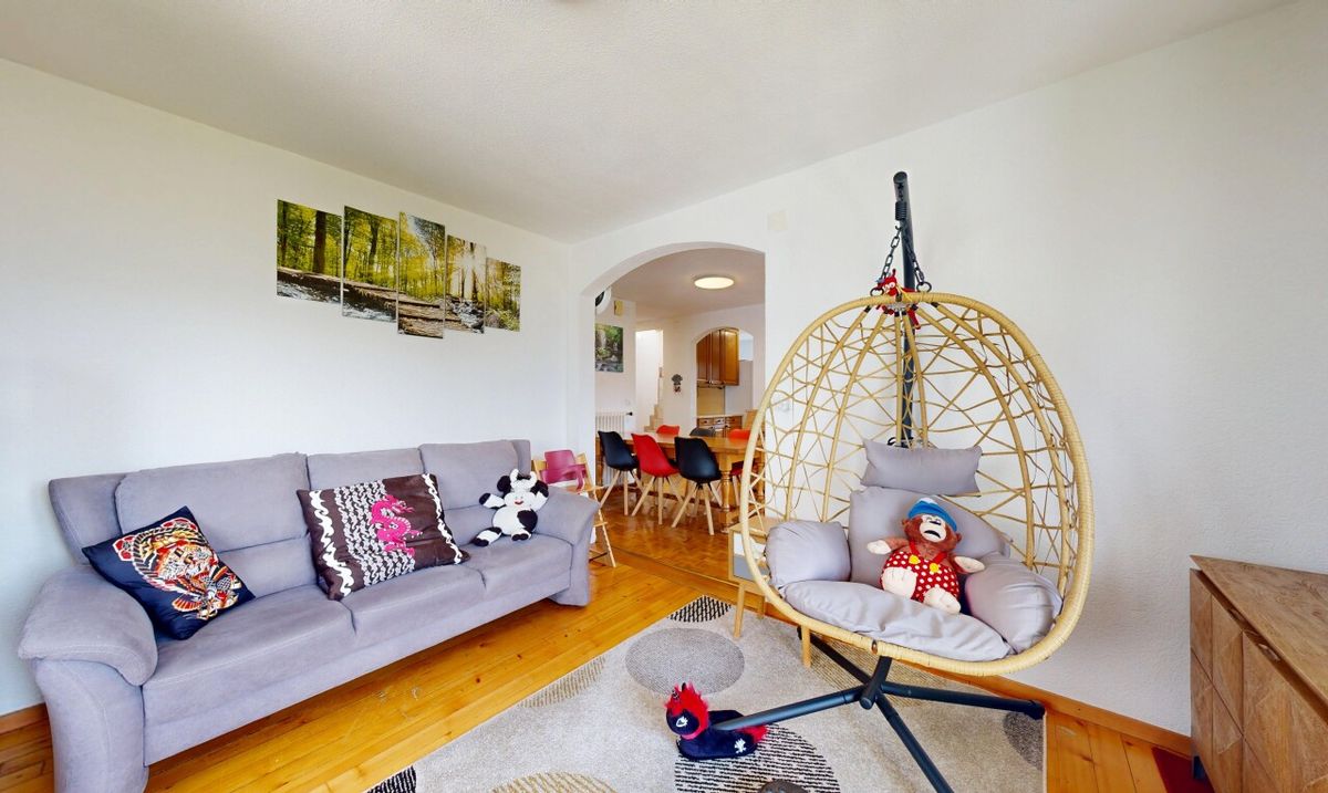 6.5-Room Duplex Apartment with 128 m², Balcony and Garages in Savièse - 6