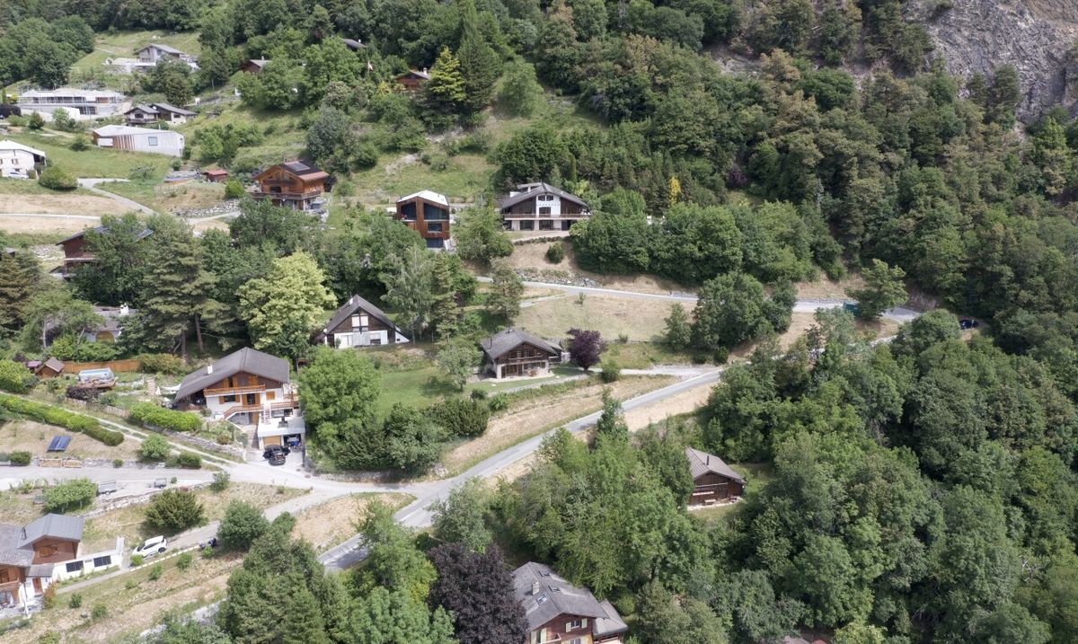 Building Plot for Sale in Chamoson - 0