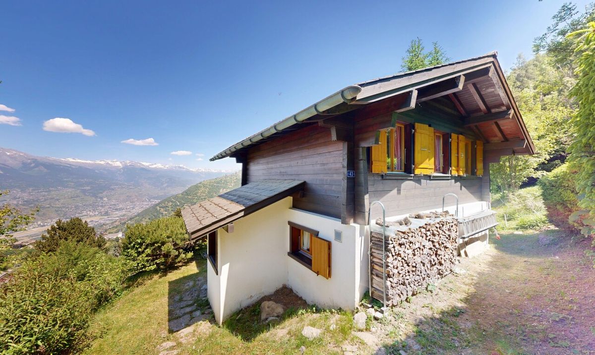 Stunning 4.5-Room Chalet with Panoramic Mountain Views in Haute-Nendaz - 0