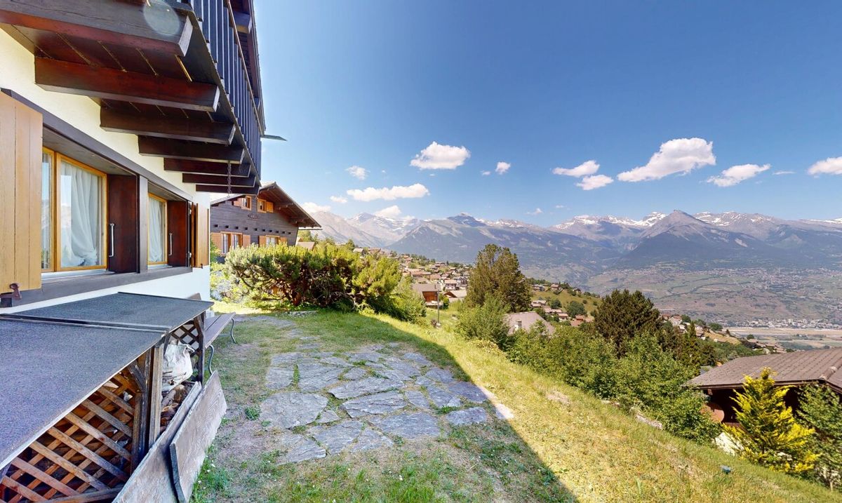 Stunning 4.5-Room Chalet with Panoramic Mountain Views in Haute-Nendaz - 2