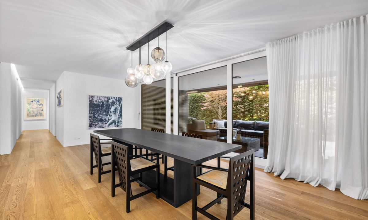 Exceptional 5.5-Room Residence - Exclusive Single-Level Living - 3