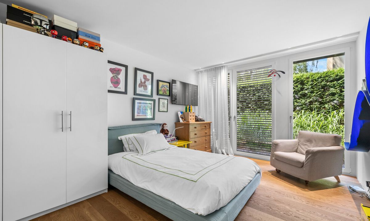 Exceptional 5.5-Room Residence - Exclusive Single-Level Living - 7