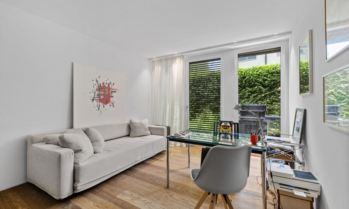 Exceptional 5.5-Room Residence - Exclusive Single-Level Living - 8