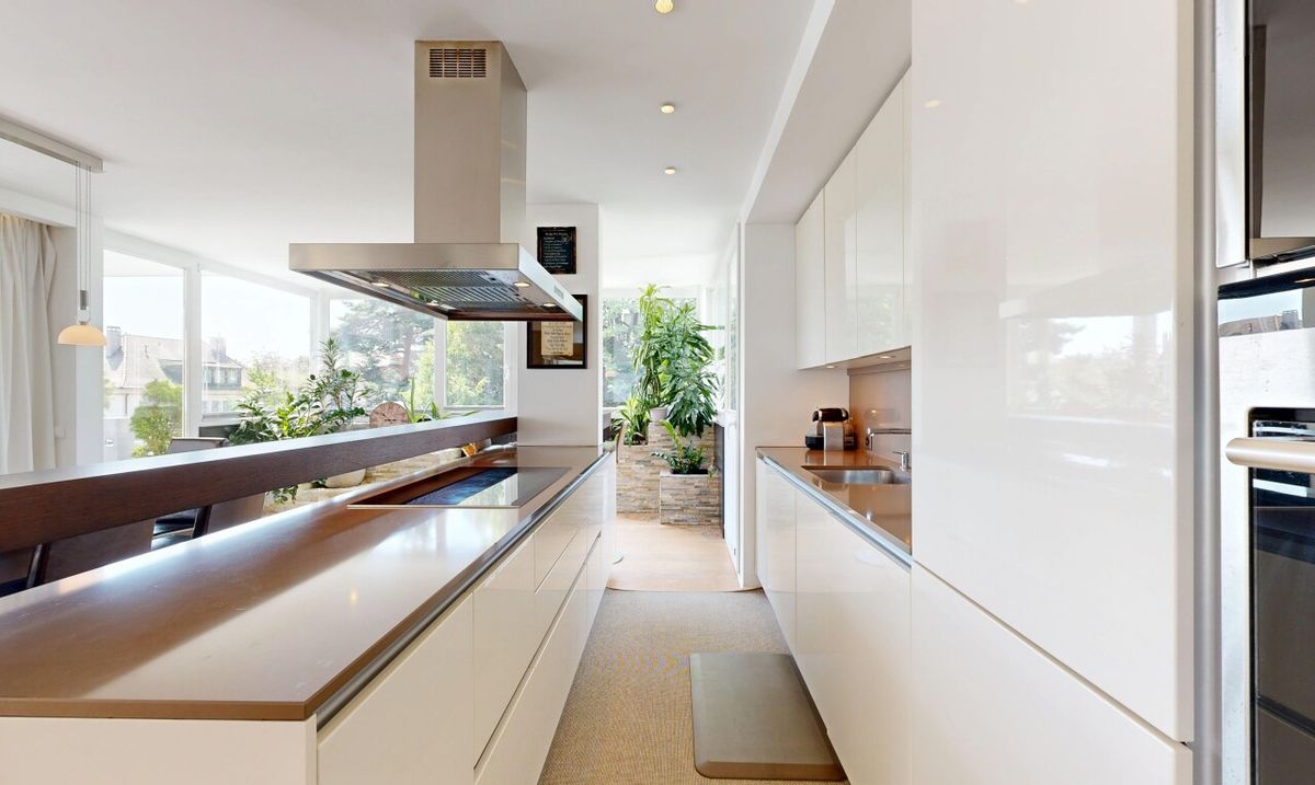 Stunning luxury apartment with balconies in the heart of Pully - 2