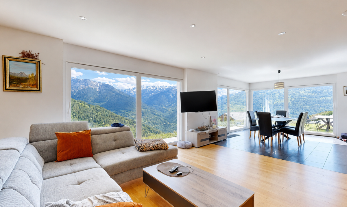 Beautiful Property with Panoramic Mountain Views in Mase - 4