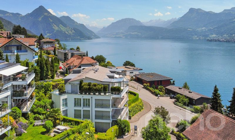 Exklusive Terrassenwohnung mit Panorama-Seesicht - 1