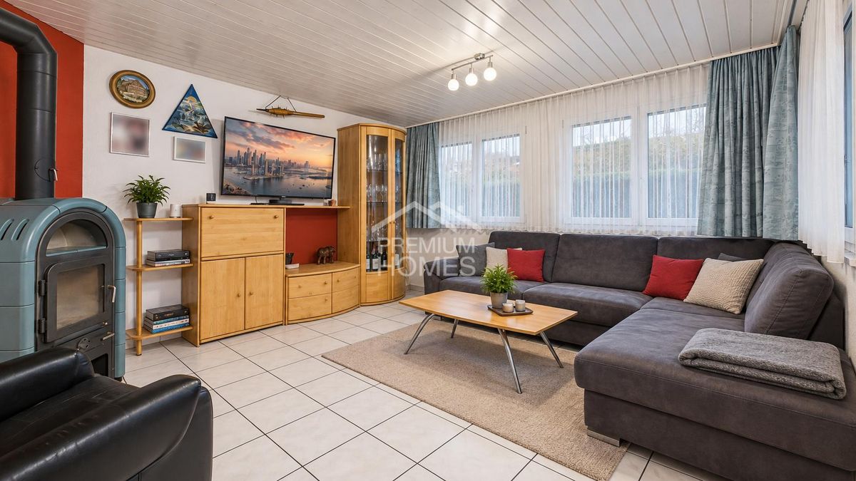Vielseitiges Familienhaus mit separater Einliegerwohnung - 1