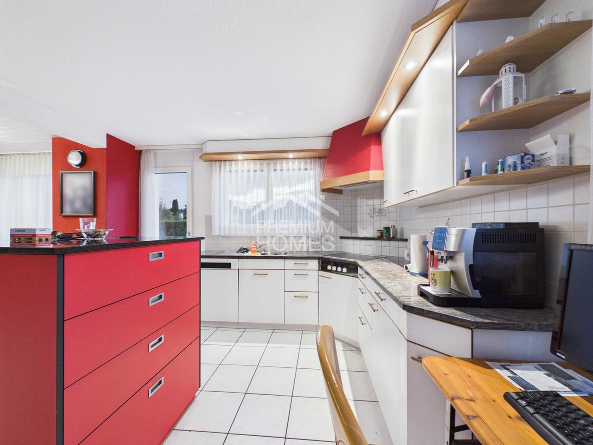 Vielseitiges Familienhaus mit separater Einliegerwohnung - 2