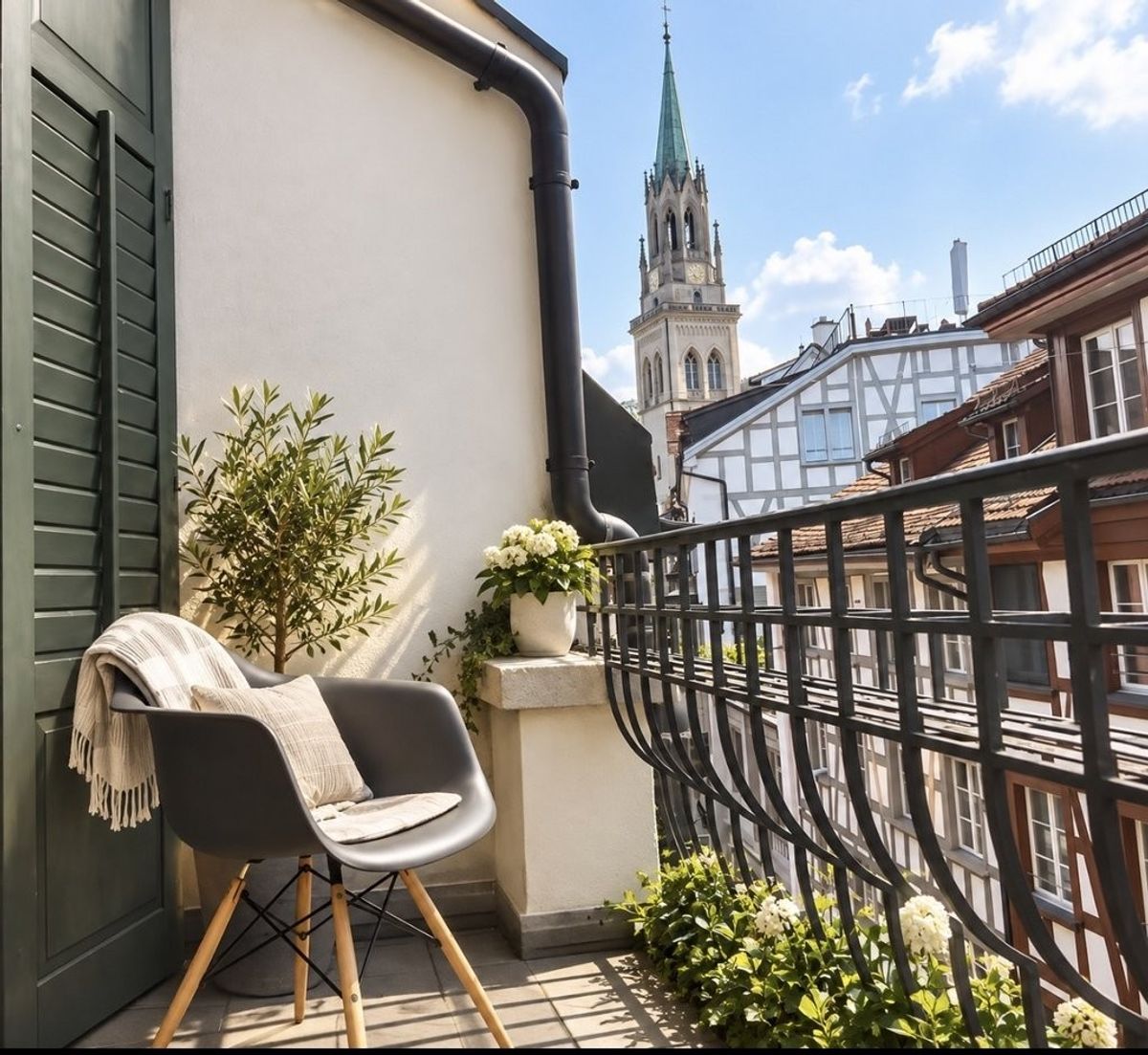 charmante 2.5 Zimmer Altbauwohnung - 2