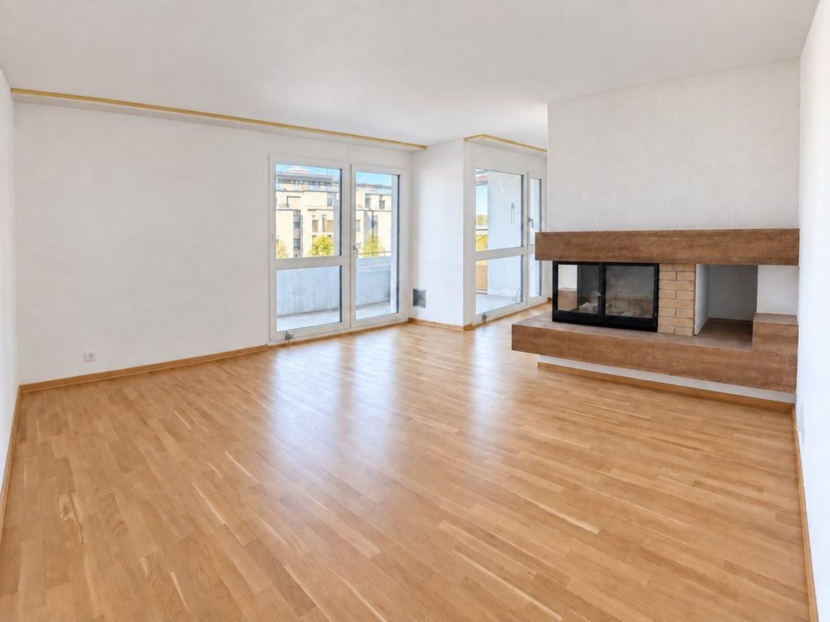 Frisch sanierte 4.5-Zimmer-Wohnung 6.OG im Herzen von Ostermundigen - 1