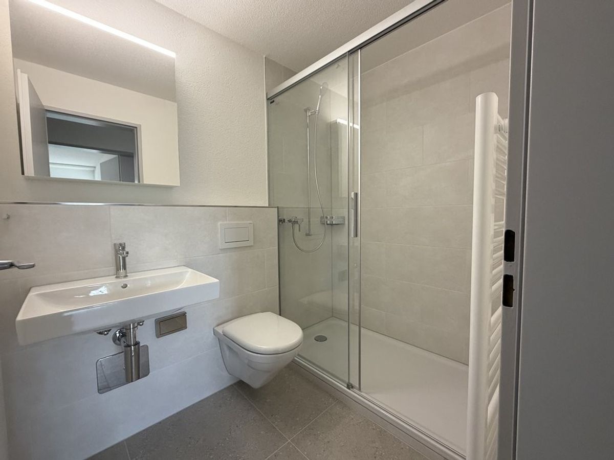 Frisch sanierte 4.5-Zimmer-Wohnung 6.OG im Herzen von Ostermundigen - 5