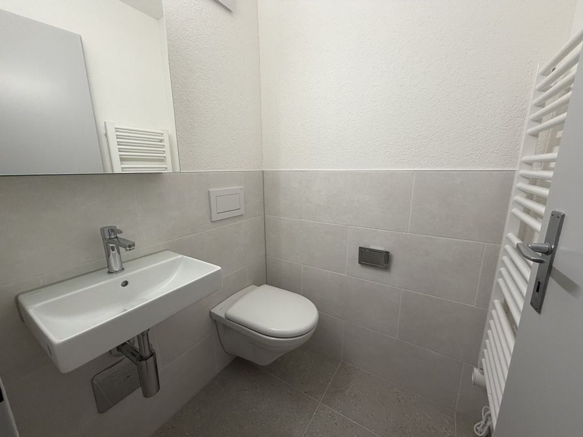 Frisch sanierte 4.5-Zimmer-Wohnung 6.OG im Herzen von Ostermundigen - 6