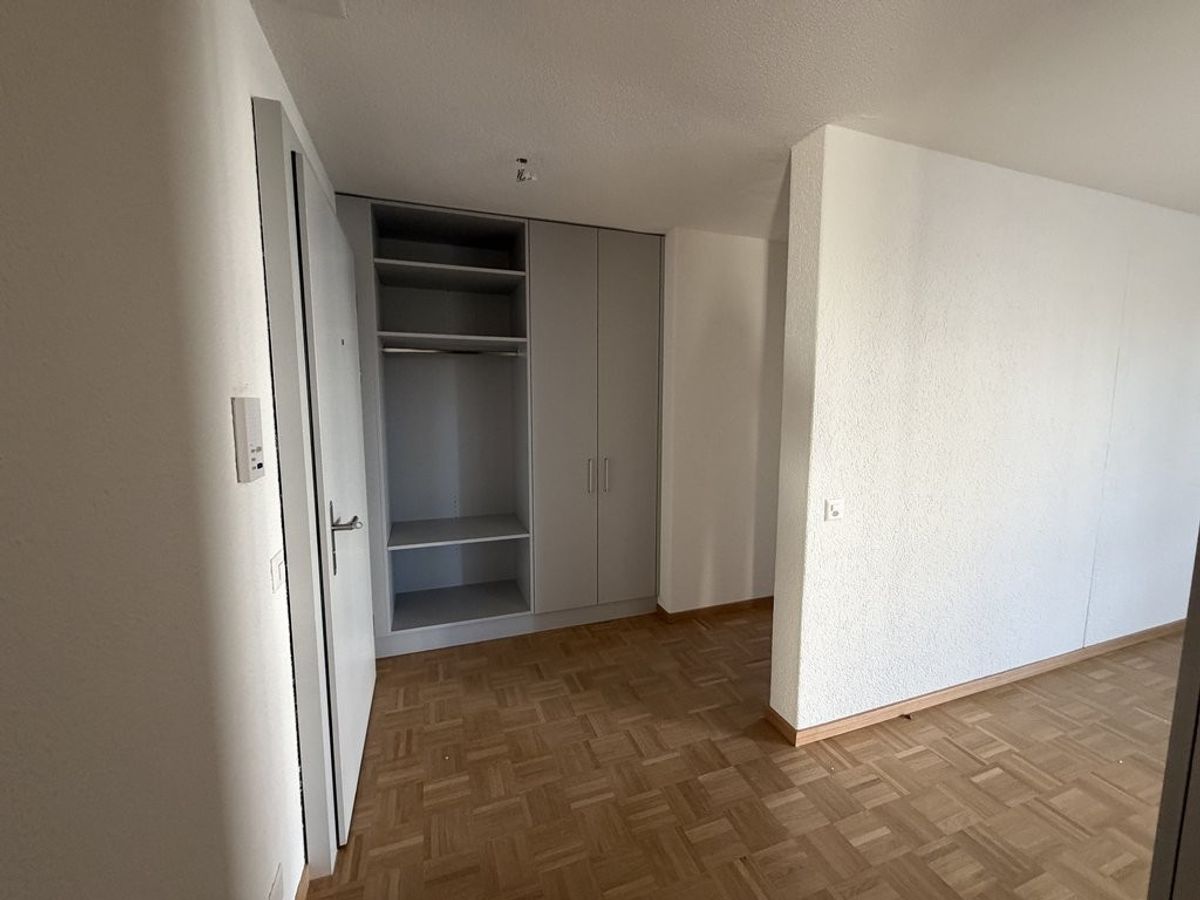 Frisch sanierte 4.5-Zimmer-Wohnung 6.OG im Herzen von Ostermundigen - 8