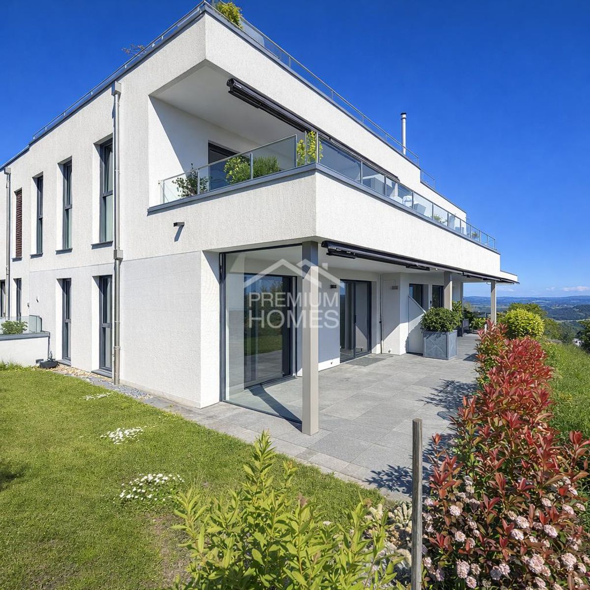 Neuwertige Liegenschaft mit hochwertigem Ausbau - 1