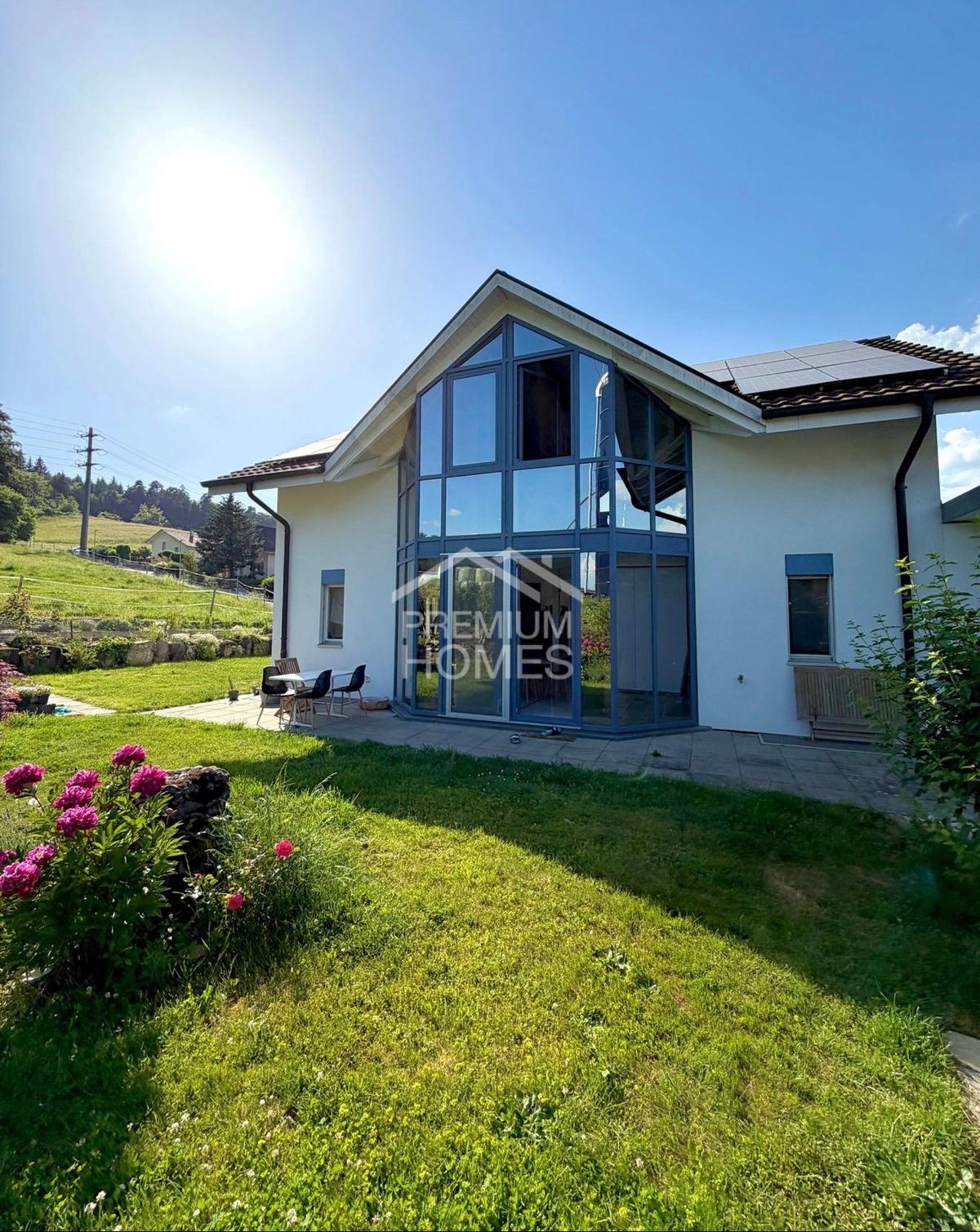 Attraktives Wohnhaus mit zwei Wohneinheiten - 0