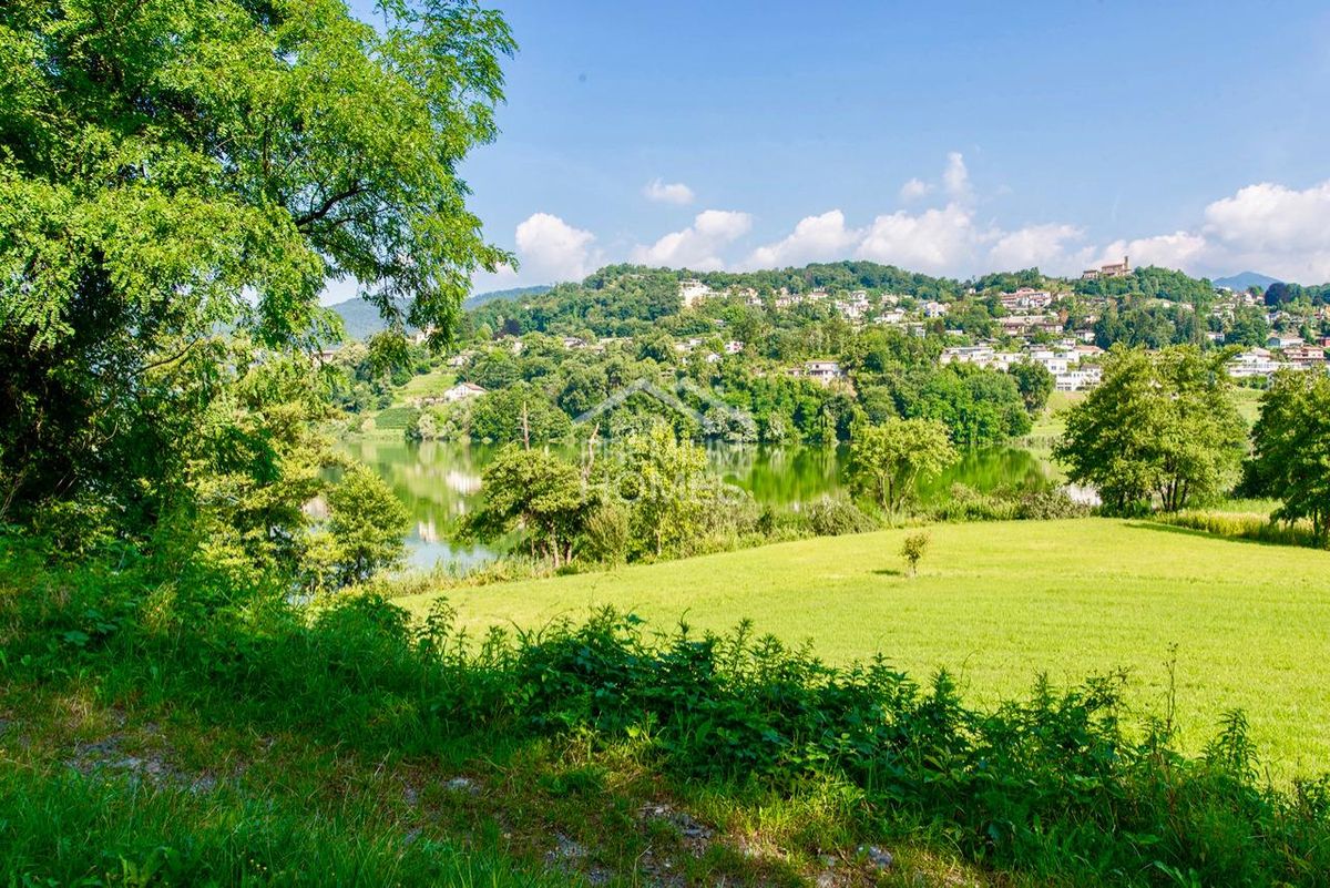 Residenza di prestigio tra parco, bosco, lago e privacy assoluta - 4