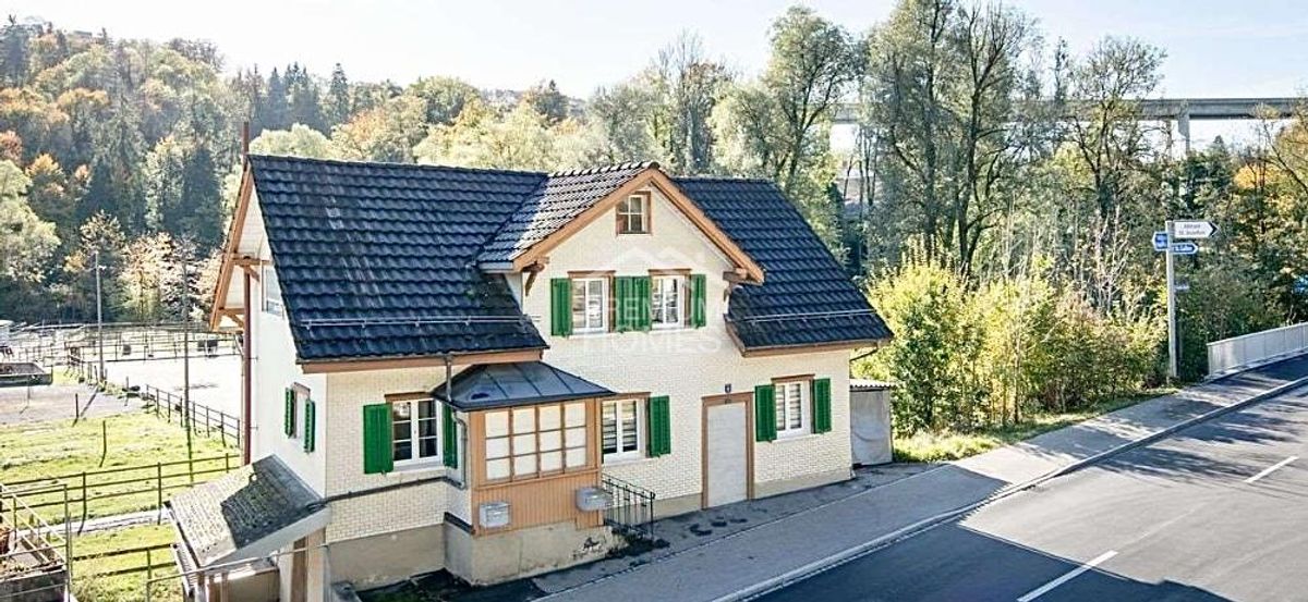 MEHRGENERATIONENHAUS MIT HERZ - 0