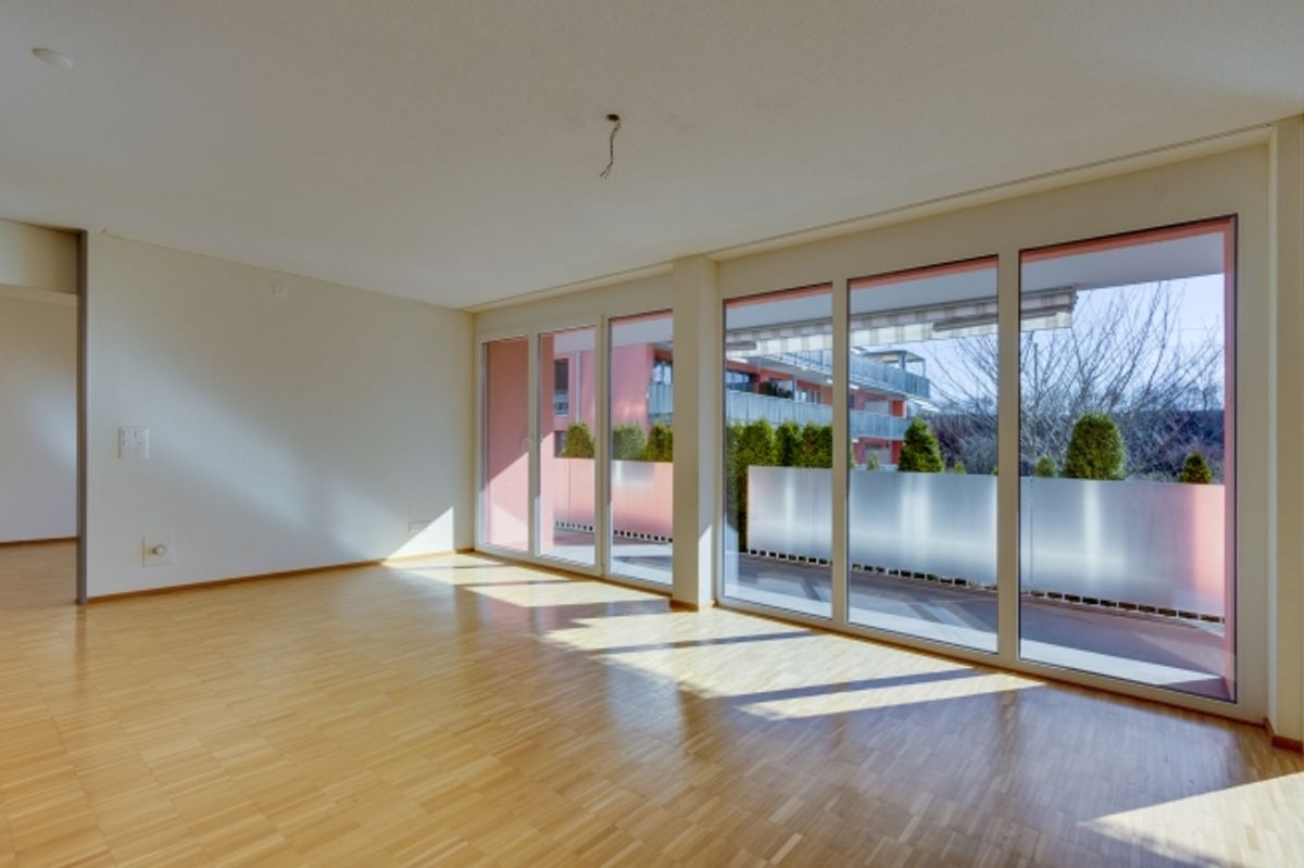 Moderne Wohlfühloase im Untergeschoss mit Sitzplatz - 0