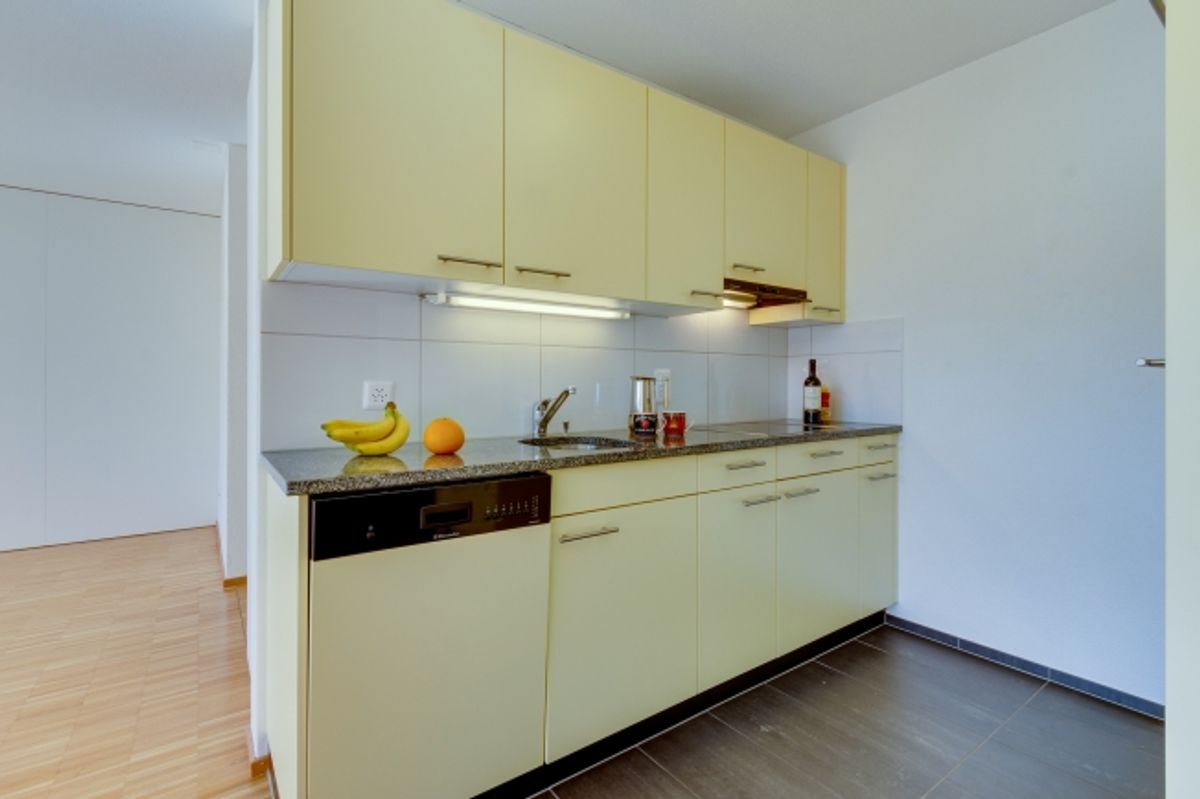 Moderne Wohlfühloase im Untergeschoss mit Sitzplatz - 1