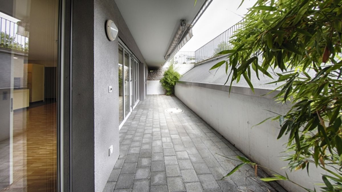 Moderne Wohlfühloase im Untergeschoss mit Sitzplatz - 5