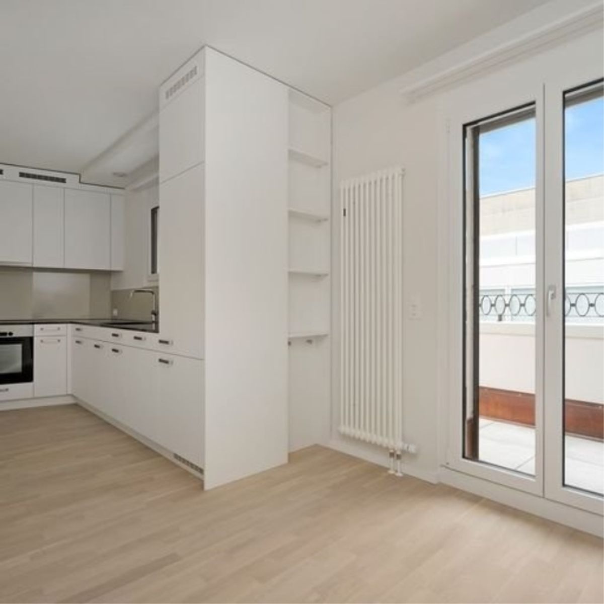 Schöne 2.5-ZW mit 2 Balkone im Zentrum von Biel - 3