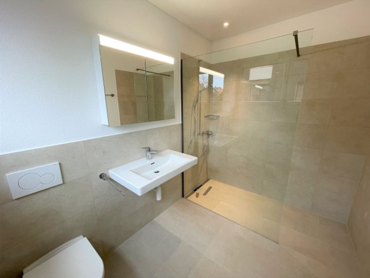 Moderne 2.5 Zimmer Wohnung in Lengnau - 1