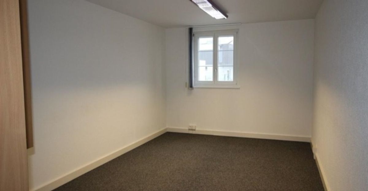 À louer  Local commercial - bureaux denviron 80 m² - 7