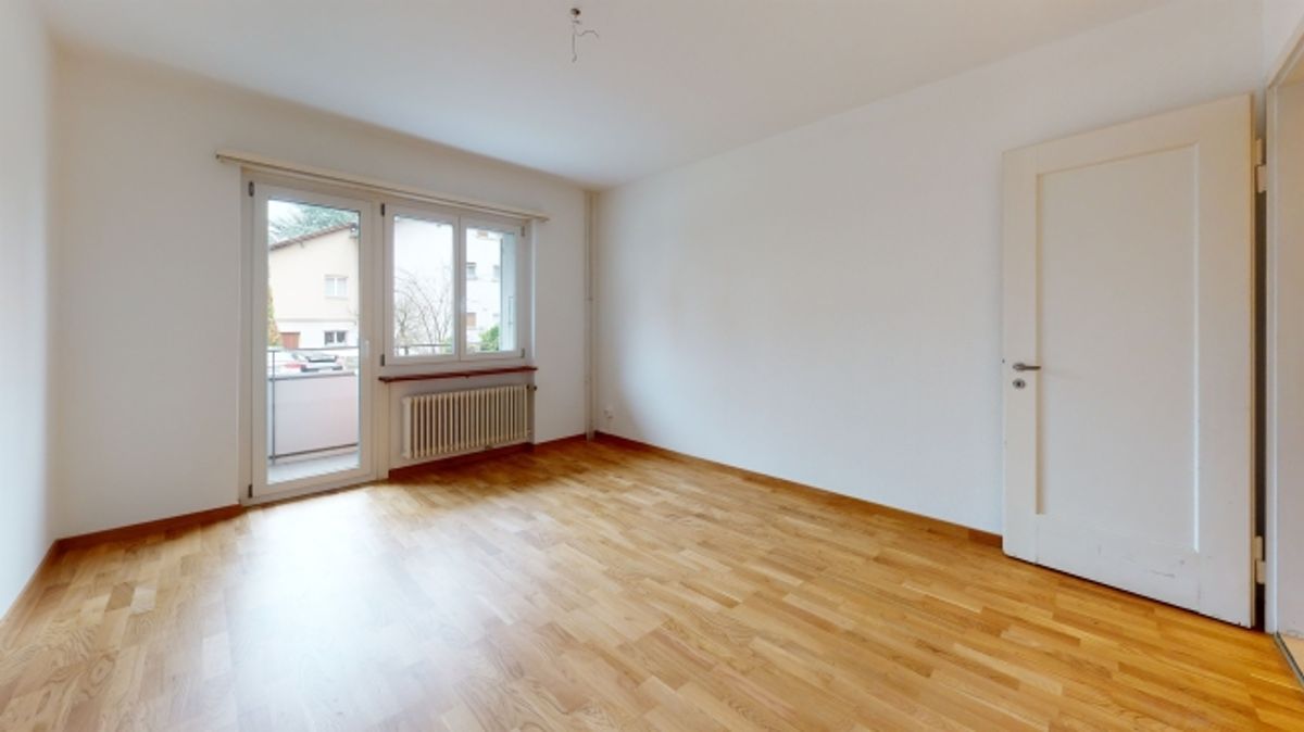 Der Bahnhof gleich um die Ecke - innert sieben Minuten zu Fuss erreichbar - 0