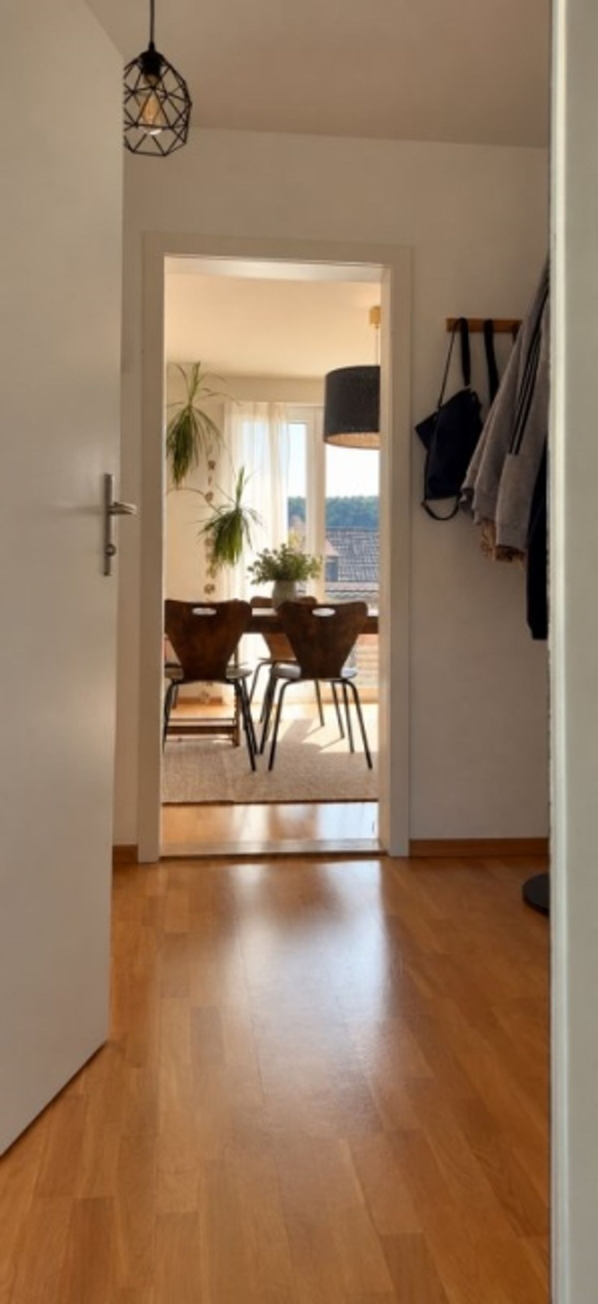 Ruhig wohnen, zentral verbunden - helle 4-Zimmer-Maisonette mit grossem Balkon in Muttenz - 4