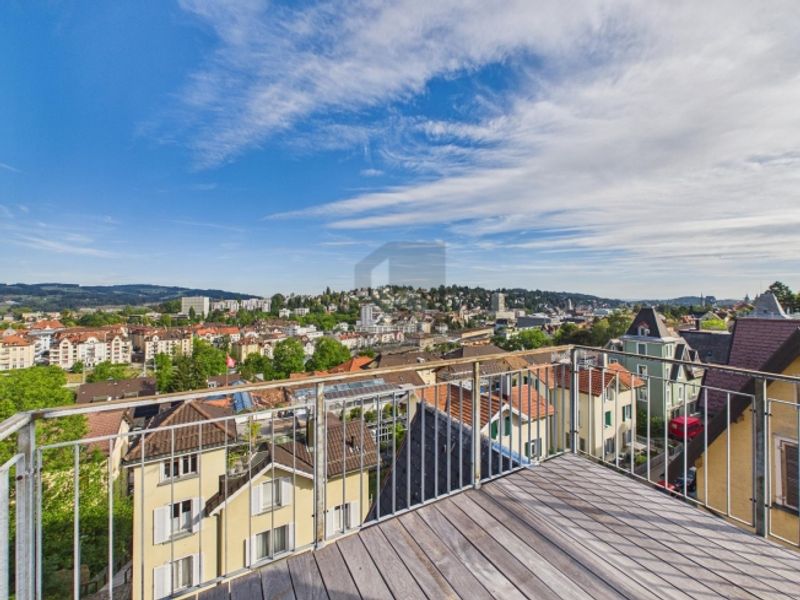 DACHTERRASSE UND BALKON AN ZENTRALER LAGE - 2