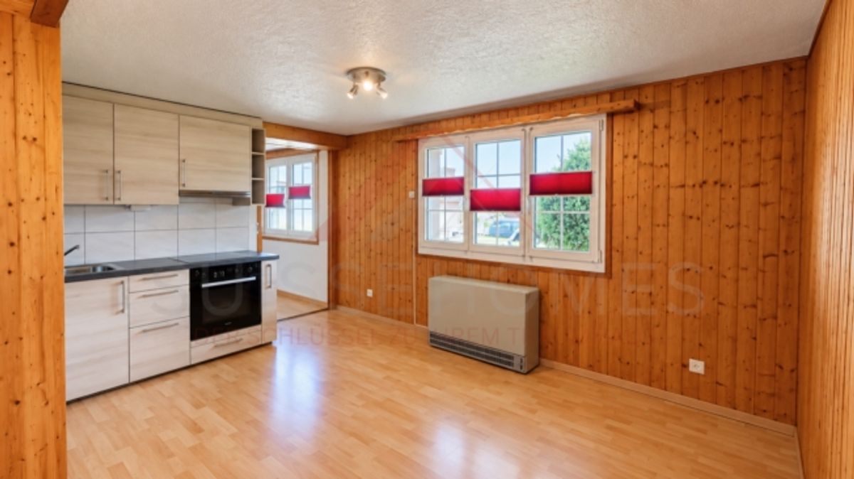 Charmantes 5.5-Zimmer-Chalet mit 2 Wohneinheiten, Schwedenöfen & riesigem Gartentraum in Plasselb - 3