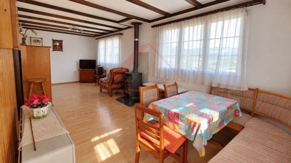 Charmantes 5.5-Zimmer-Chalet mit 2 Wohneinheiten, Schwedenöfen & riesigem Gartentraum in Plasselb - 9