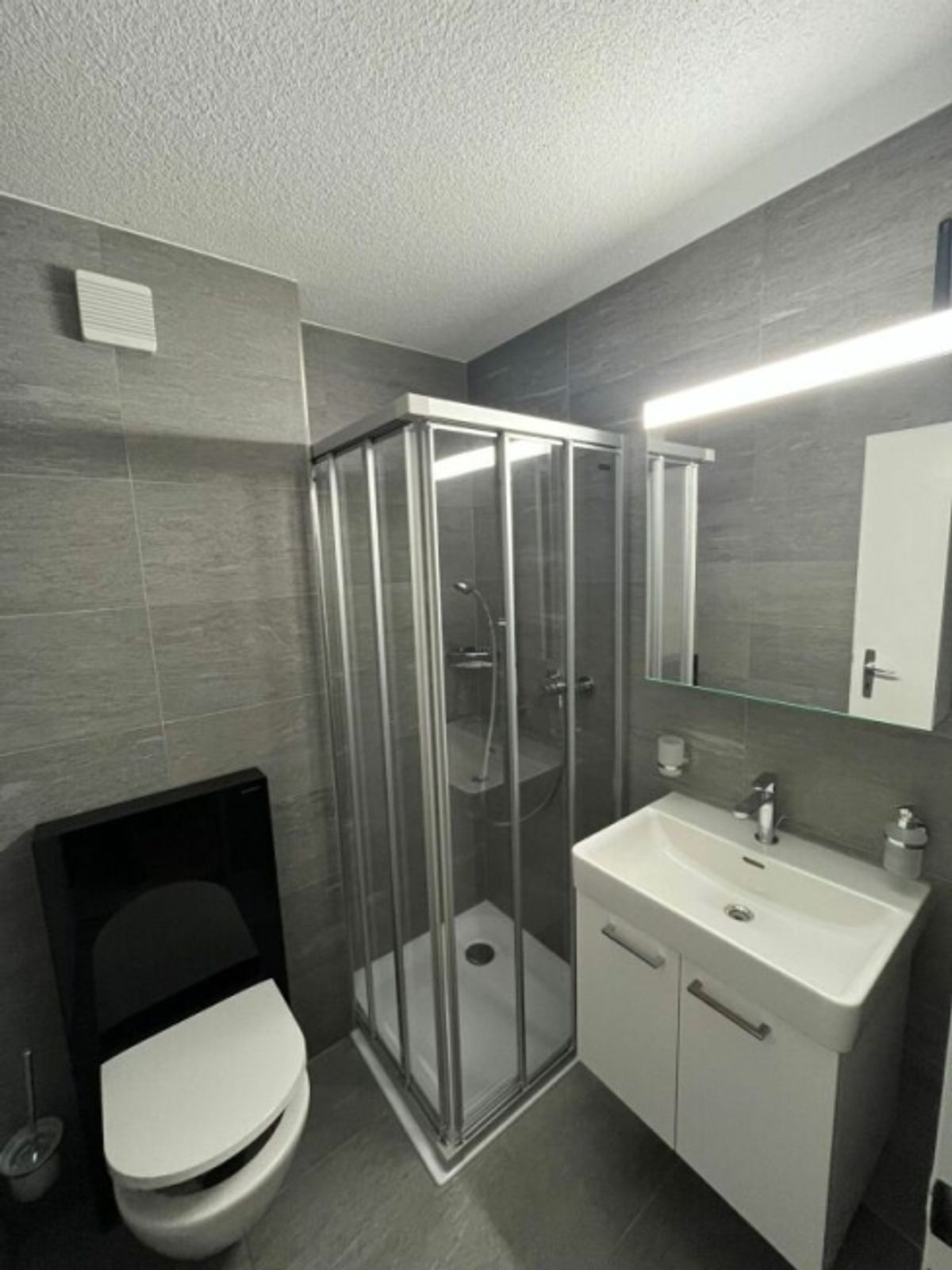 Zur Vermietung steht ein neuwertiges Studio mit 18 m² - 2