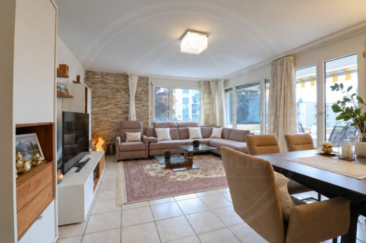 Renovierte 4-Zimmer-Wohnung in familienfreundlichem Wohnquartier - 0