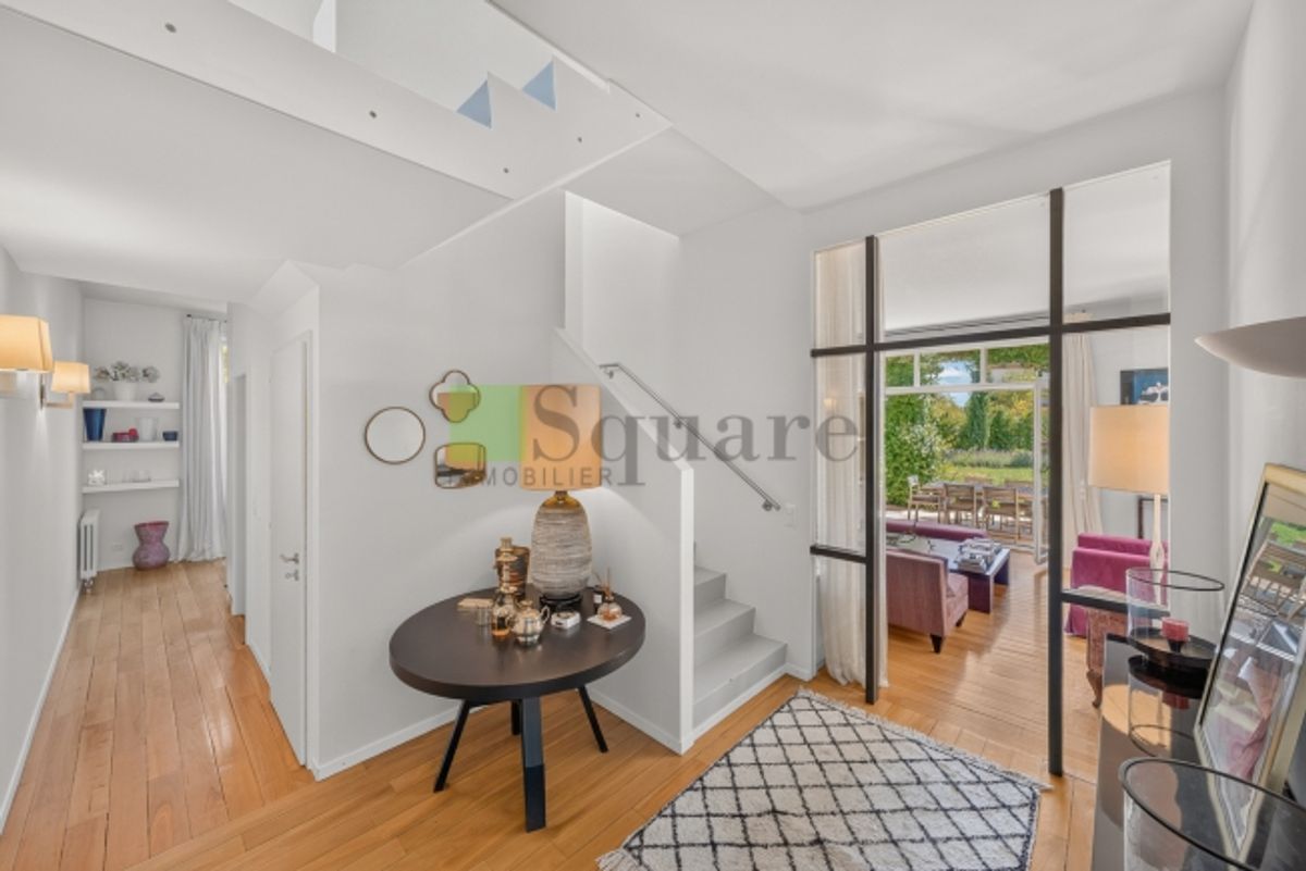 Prächtige freistehende Villa mit sieben Zimmern und Garten - 2