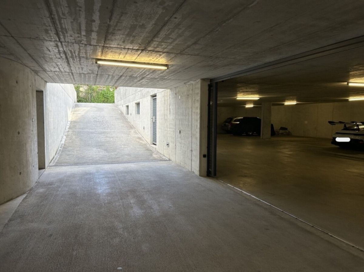Parkplatz zur Miete in einer Garage in Losone - 4